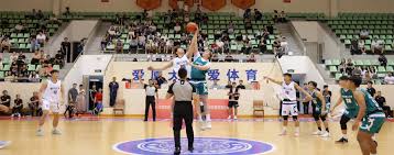 她以独特的
